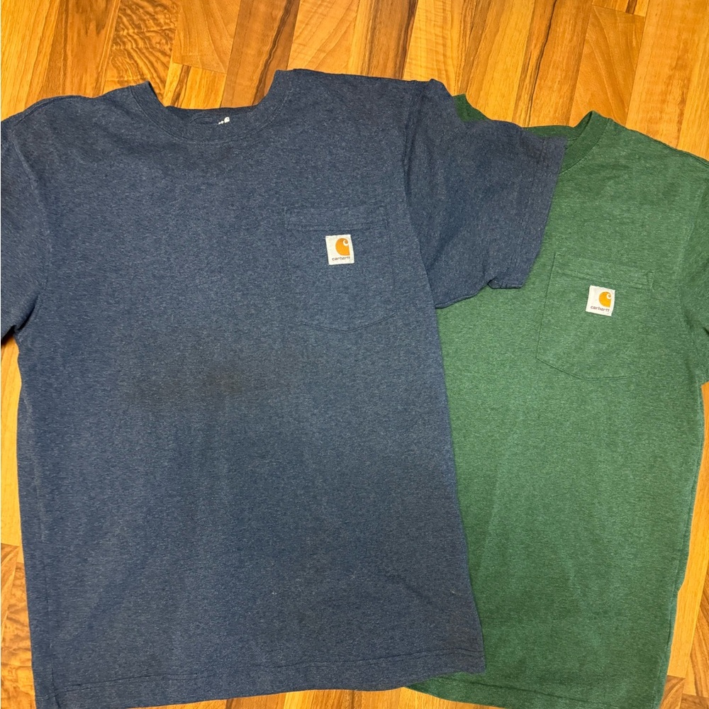 Set of 2, Carhartt men’s loose fit tshirts. Like new condition. Size medium